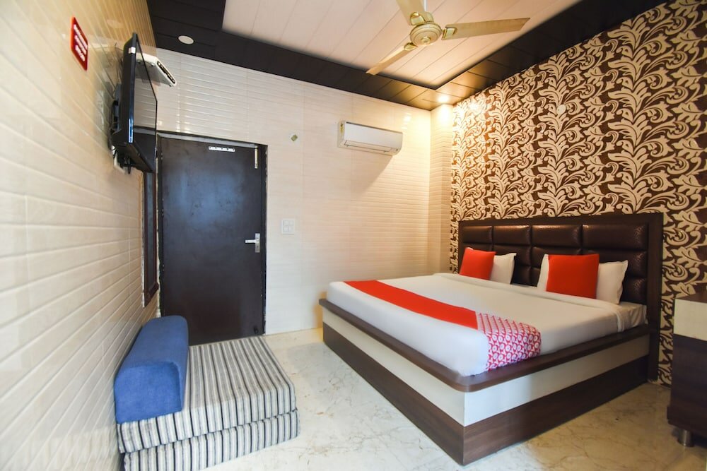 Фото Oyo 4430 Hotel Holy city