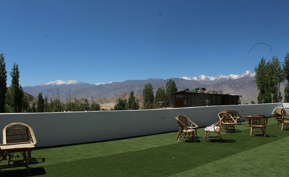 Фото Tih Hotel Chonjor Residency