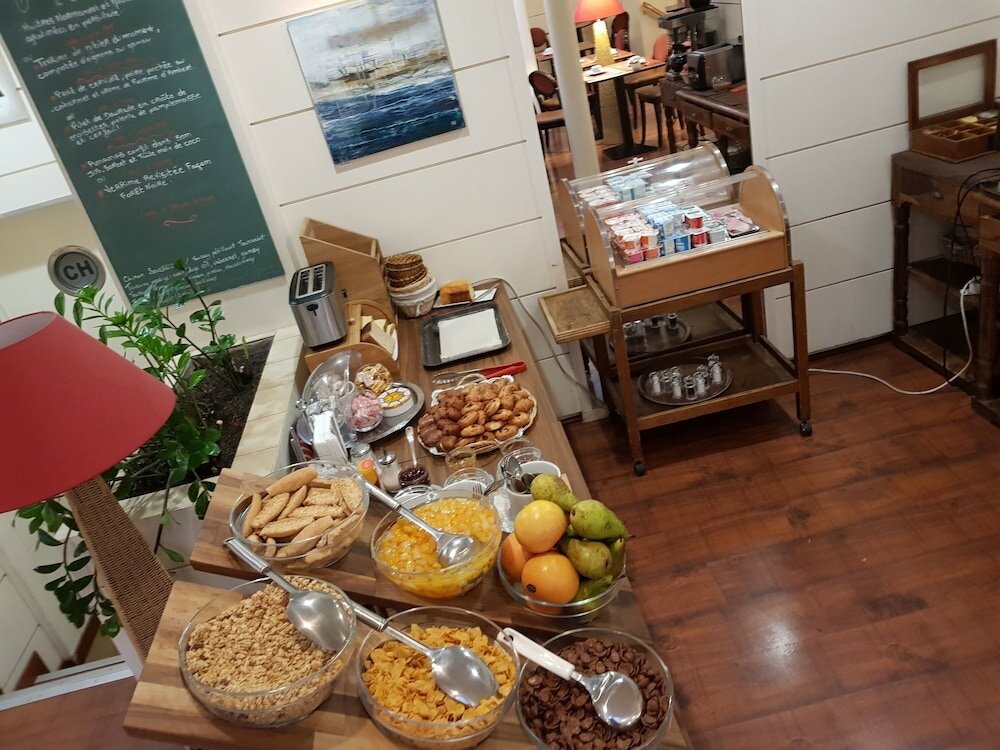 Фото Hôtel-Restaurant Le Monarque