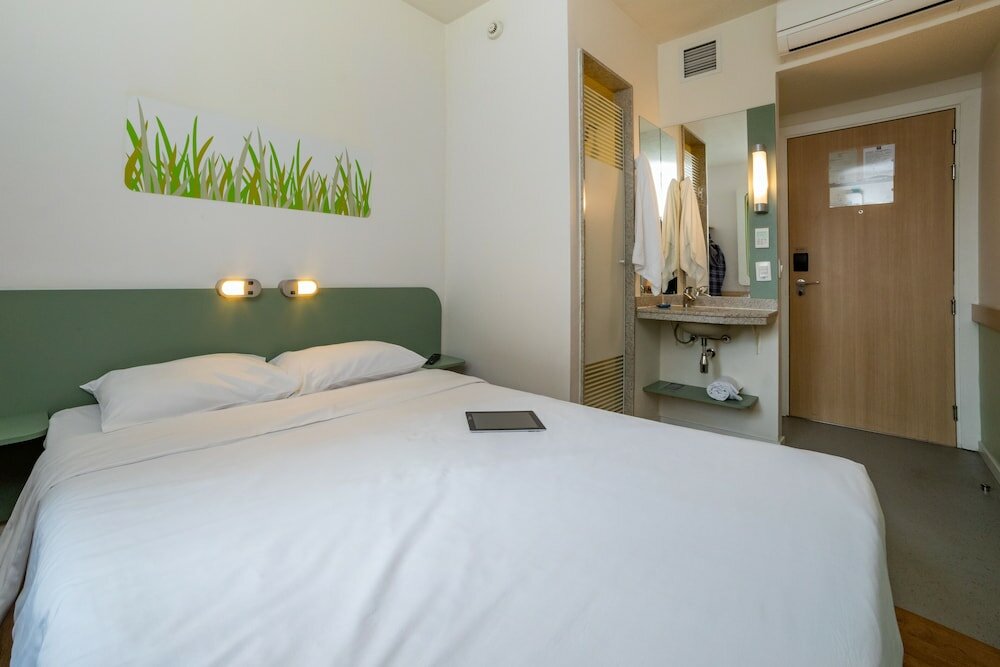 Фото Ibis budget SP Frei Caneca