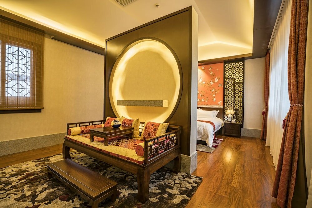 Фото Graceland Garden Court Hotel