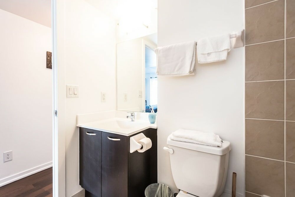 Фото Life Suites Rogers Centre