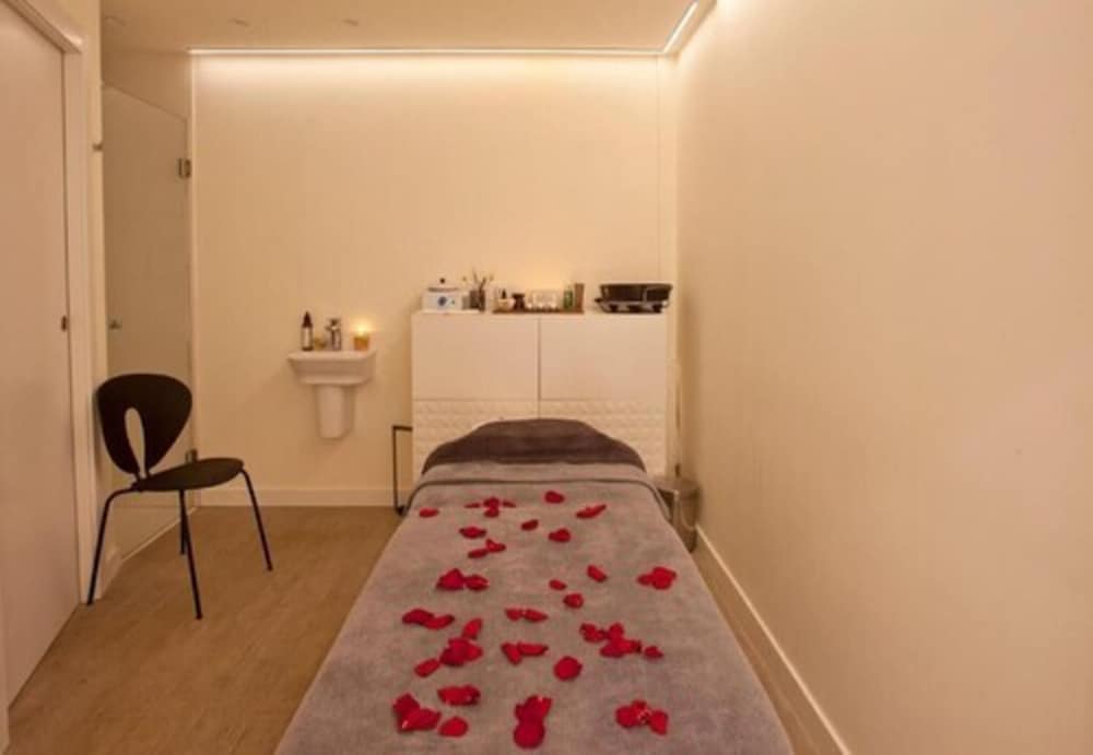 Фото Hotel Pompaelo Urban SPA