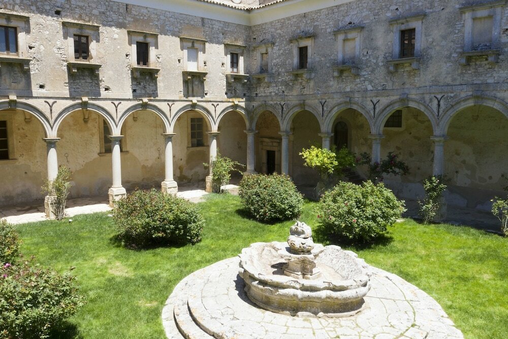 Фото Abbazia Santa Maria del Bosco