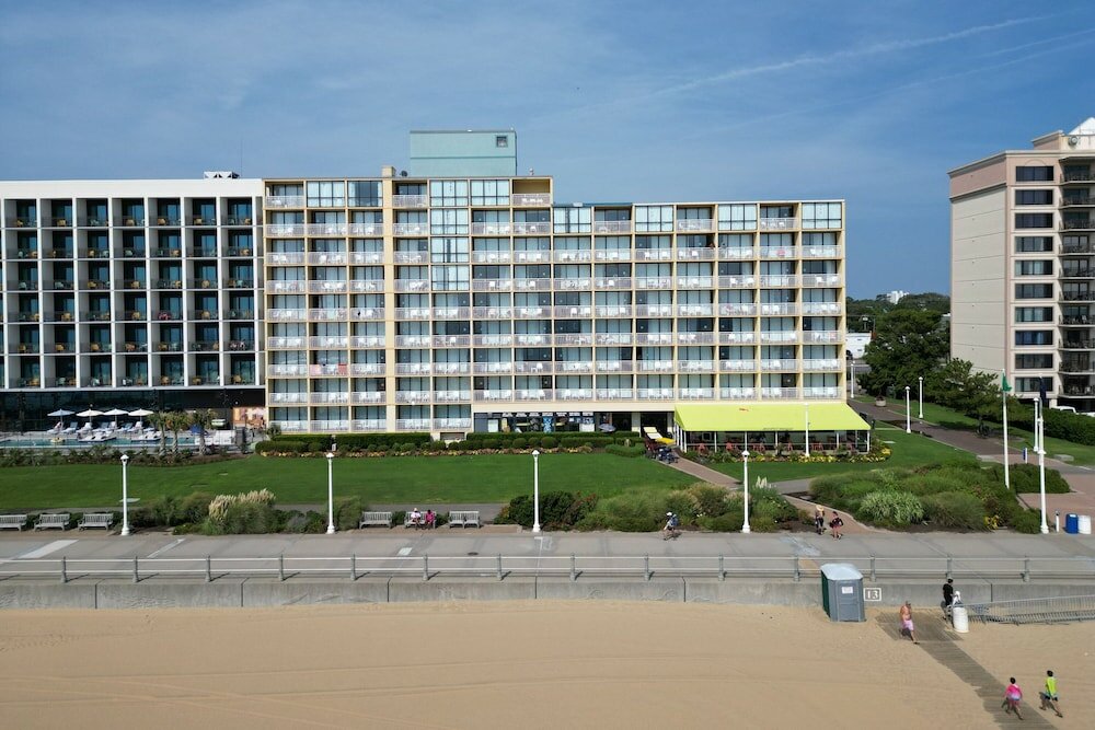 Фото Four Points by Sheraton Virginia Beach Oceanfront