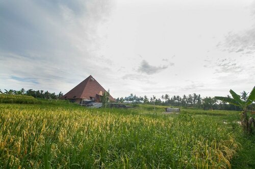 Внешний вид отеля Capital O Suly Resort Ubud в Пелиатане, фото 3