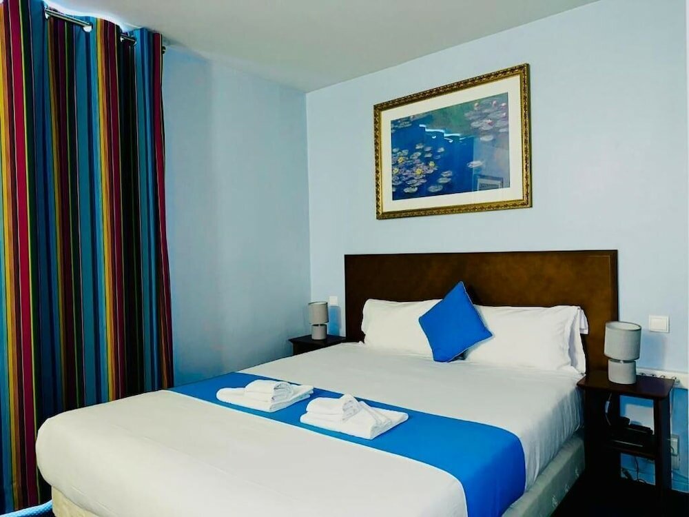 Фото Hotel Bellevue Paris Montmartre