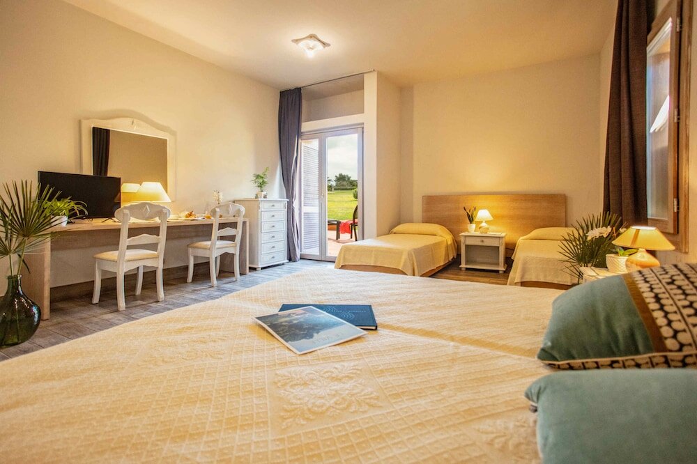 Фото Курортный отель Is Molas Resort