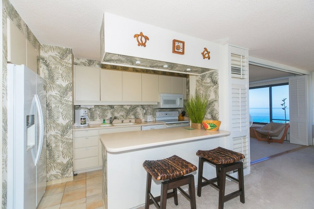 Фото Two Bedroom Discovery Bay High Rise Condos with Lanai & Gorgeous Views