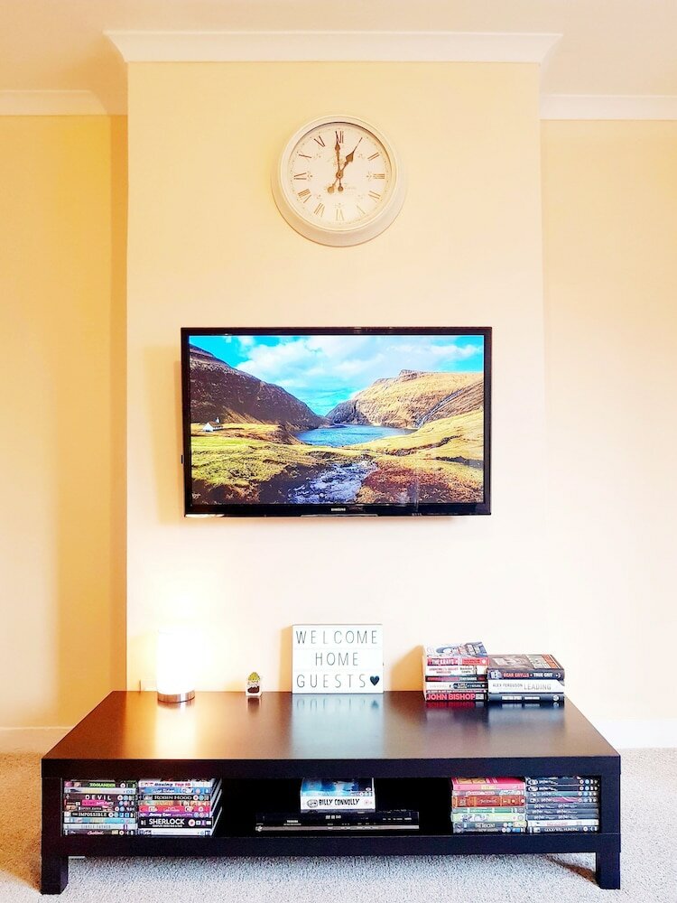 Фото Warm Cosy Family Home With Free Parking