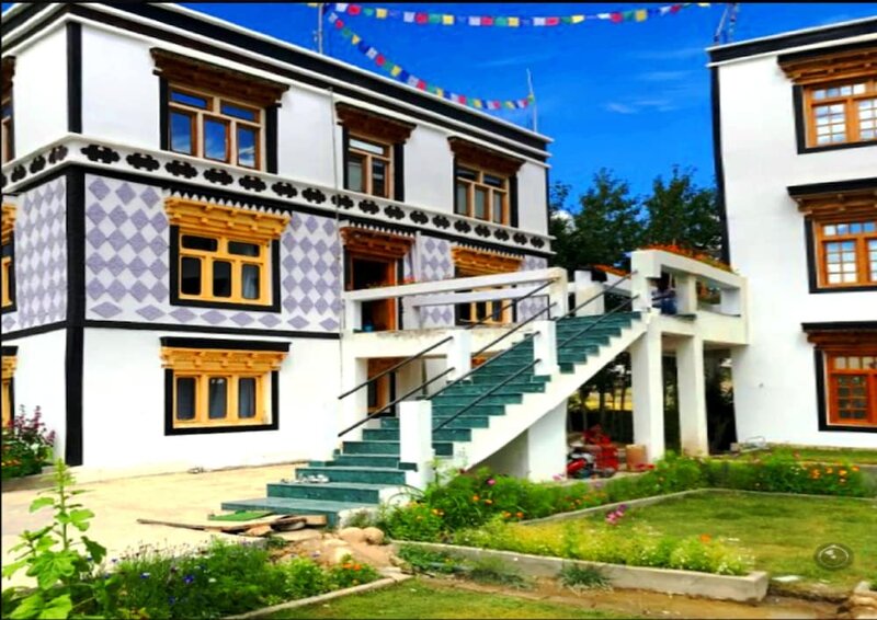 Гостиница Tih - Hotel Omasila - Padum в Лехе