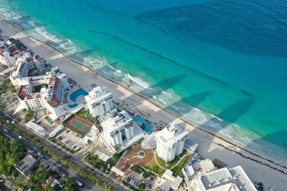 Фото Chic- Newly Renovated 1 Bdr at the best beach