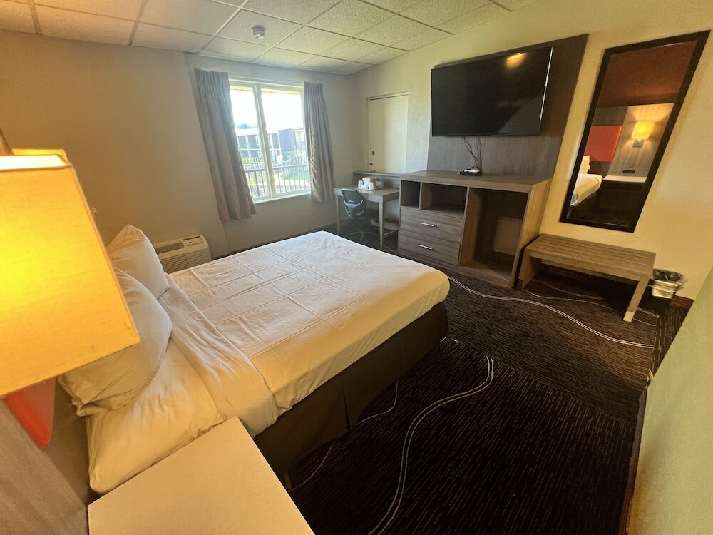 Фото Countryside Suites Kansas City Independence I-70e Sports Complex Hotel