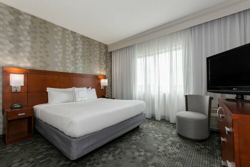 Гостиница Courtyard Marriott Concord