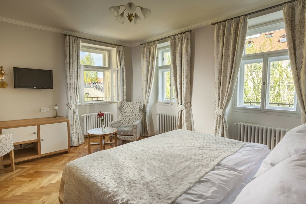 Фото Hotel At the Golden Scissors