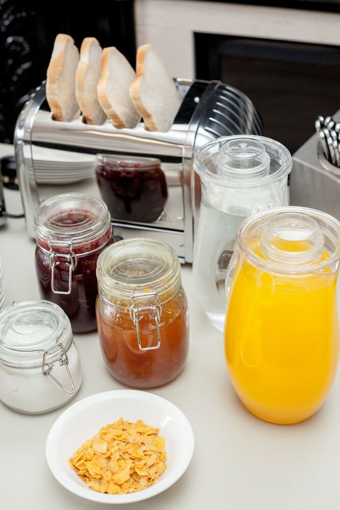 Фото West End Hotel