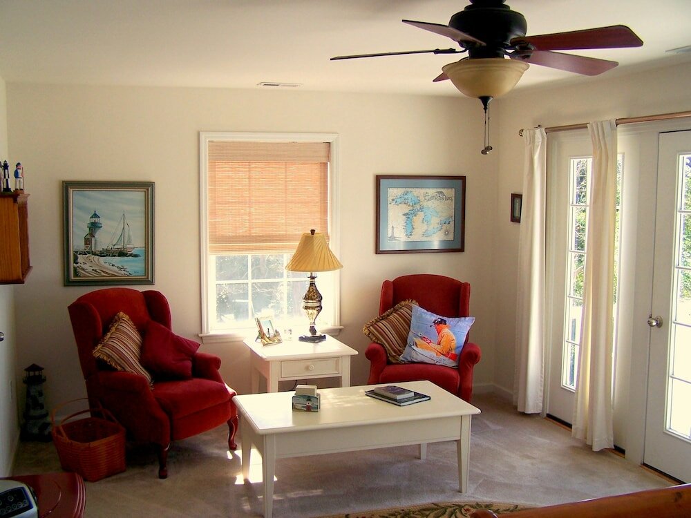 Фото The Baywood Bed & Breakfast