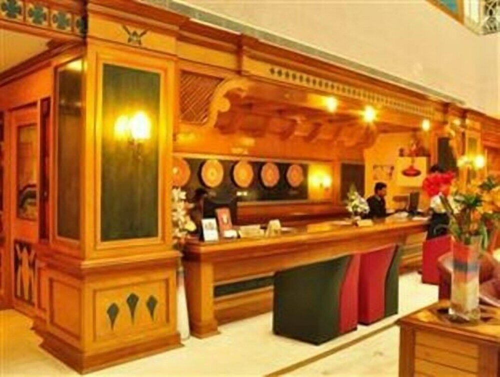 Фото Hotel Kanoos Residency