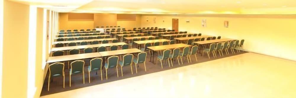 Фото Hotel Cingov