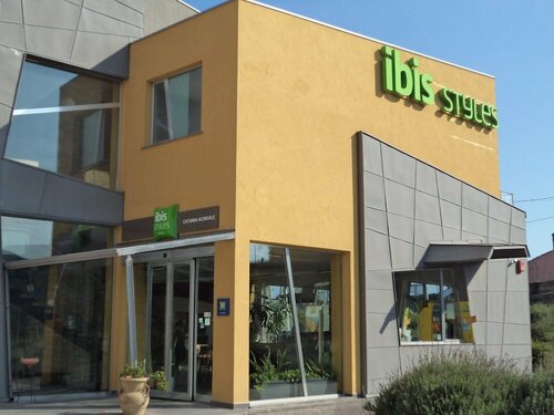 Гостиница Ibis Styles Catania Acireale