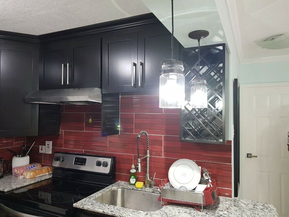 Фото New Kingston Apt at Kensington Court