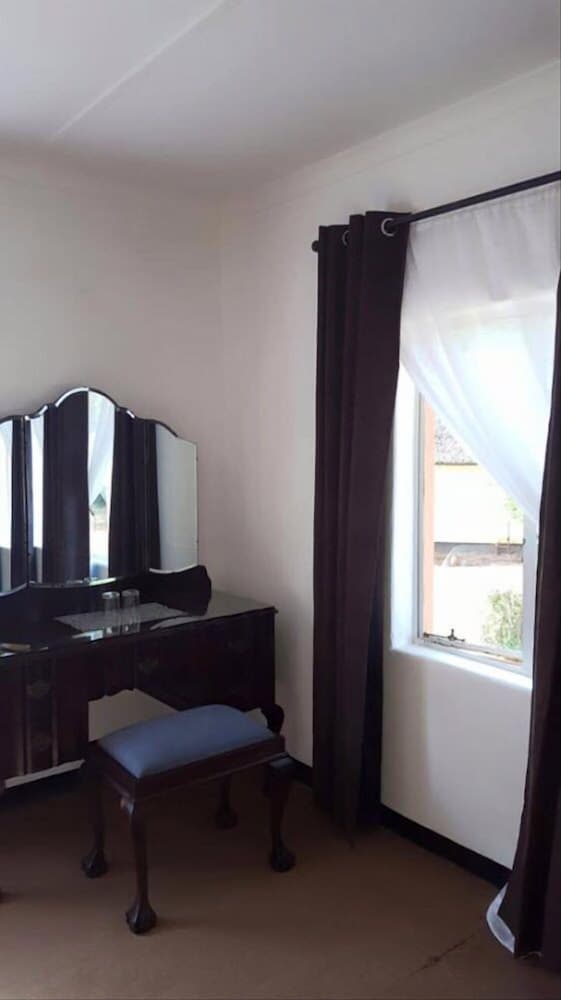 Фото St Bernards Peak Mountain Lodge