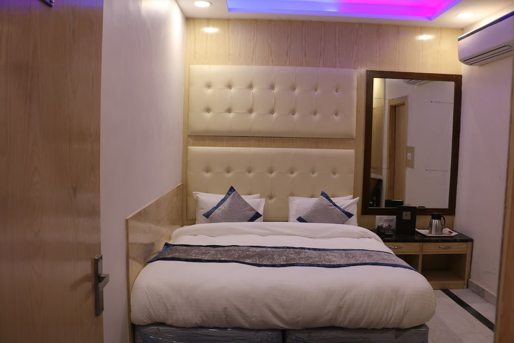 Фото Hotel Karlo Kastle by Sushant Travels