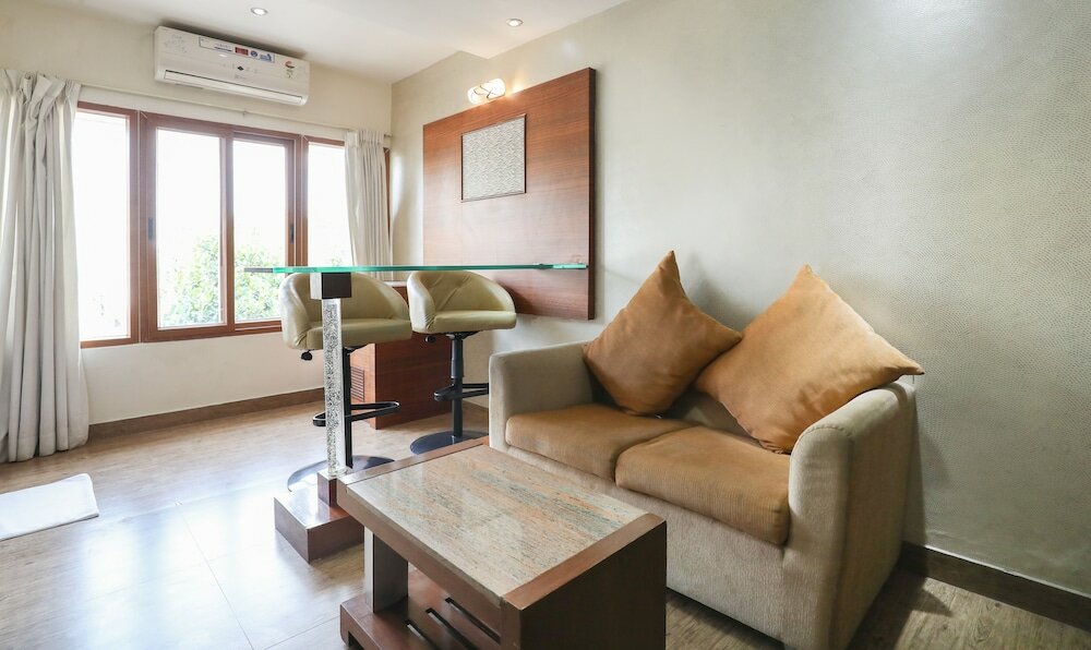 Фото Treebo Select Grand Premier Suites