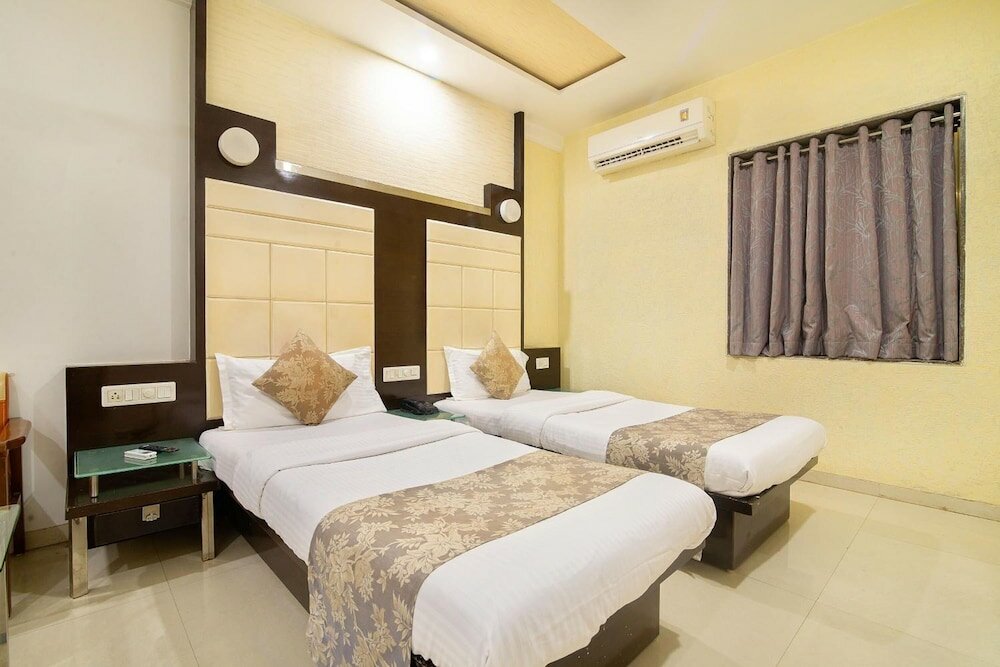 Фото Hotel Satkar