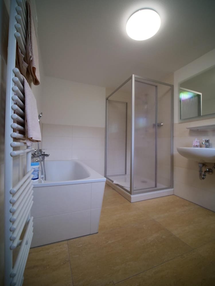 Фото Gaestehaus Bergwald