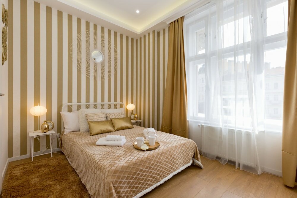 Фото Budapest Holidays Fashion