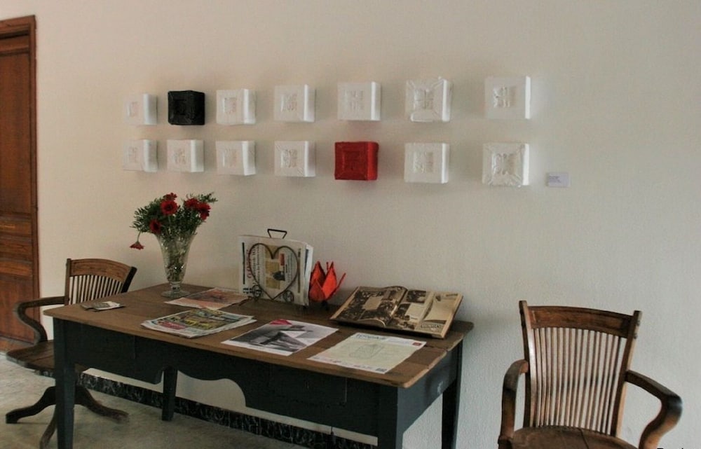 Фото Hostal Montsoliu