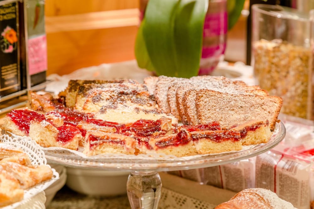 Фото Albergo Genzianella