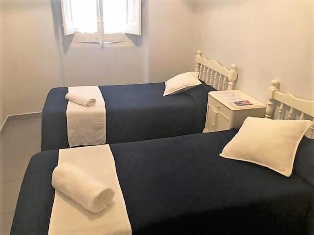 Фото Hostal Parisien