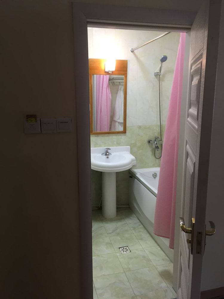 Фото Отель Очир титэм (Бриллиантовая корона)