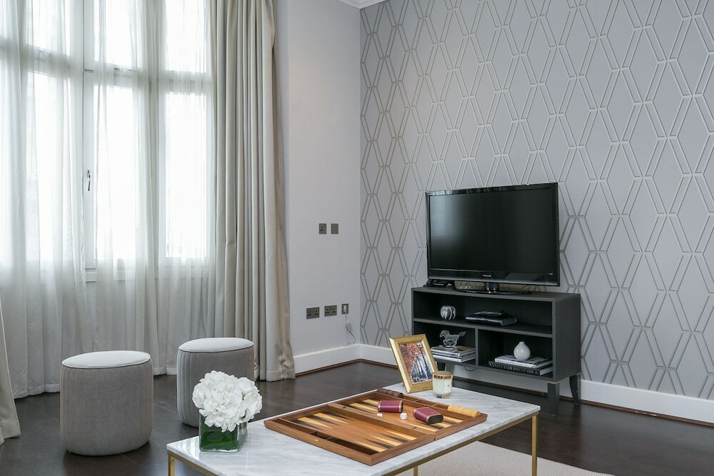 Фото Chilworth Court