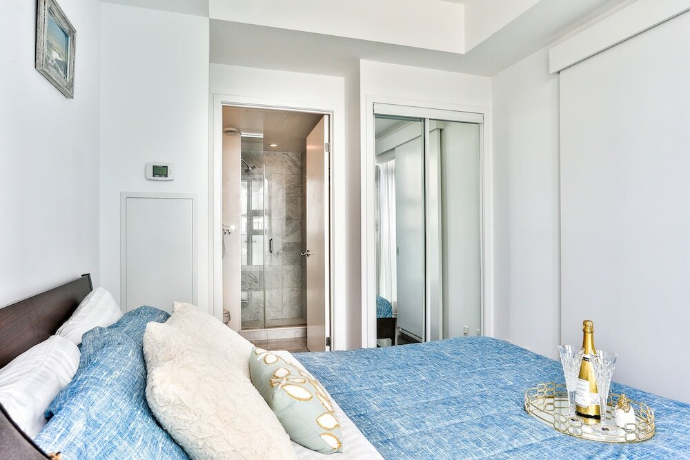 Фото Exquisite 55th Floor 2 Bed 2 Bath Parking