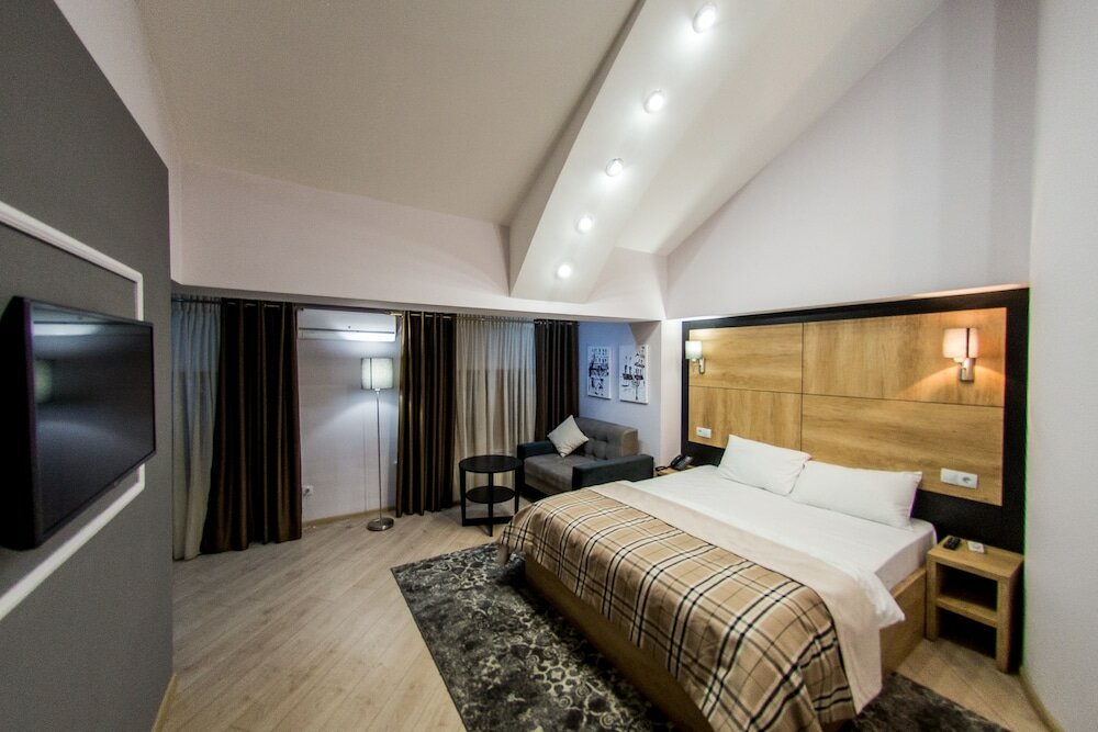 Фото Mon Ami Villa