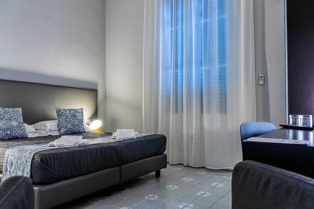 Фото отеля 2