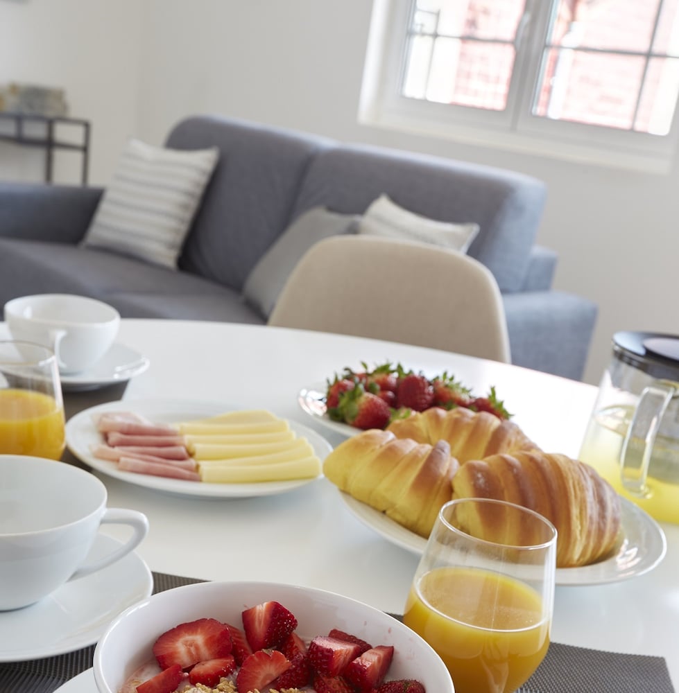 Фото Porto Downtown Lovers Suites Bombarda 451