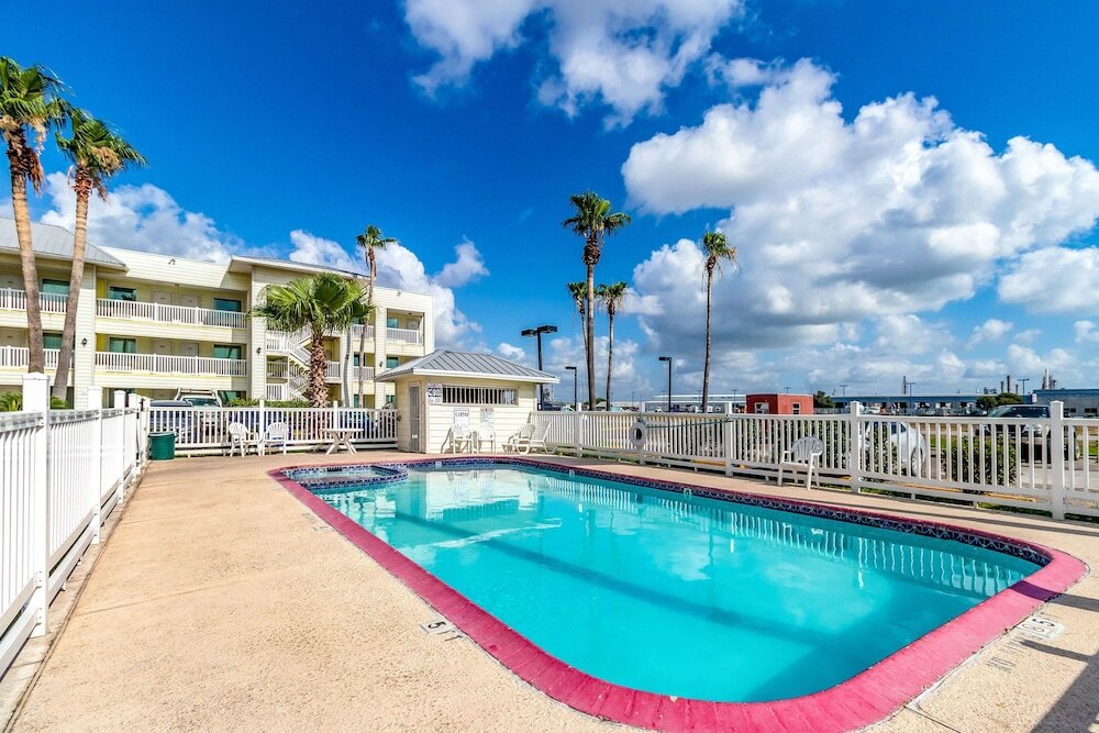 Фото Studio 6 Corpus Christi, Tx - North