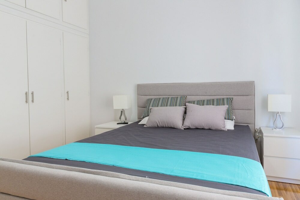 Фото Newly Renovated Stylish Urban Flat