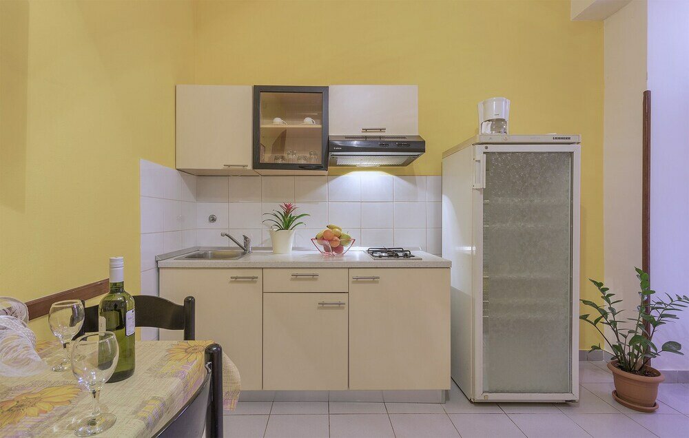 Фото Pleasant Oriana Apartment near Sea