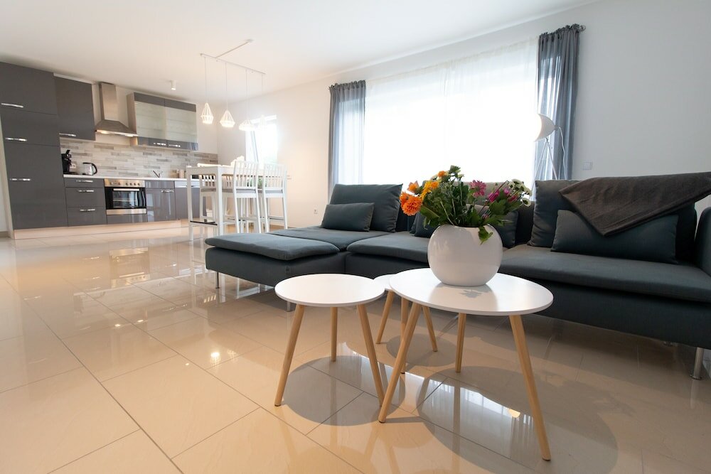 Фото T & T Suites Raunheim