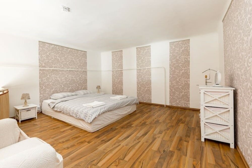 Фото Hunyadi 3 Apartment