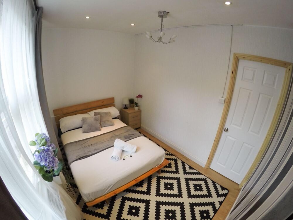 Фото Hollybush Row Rooms