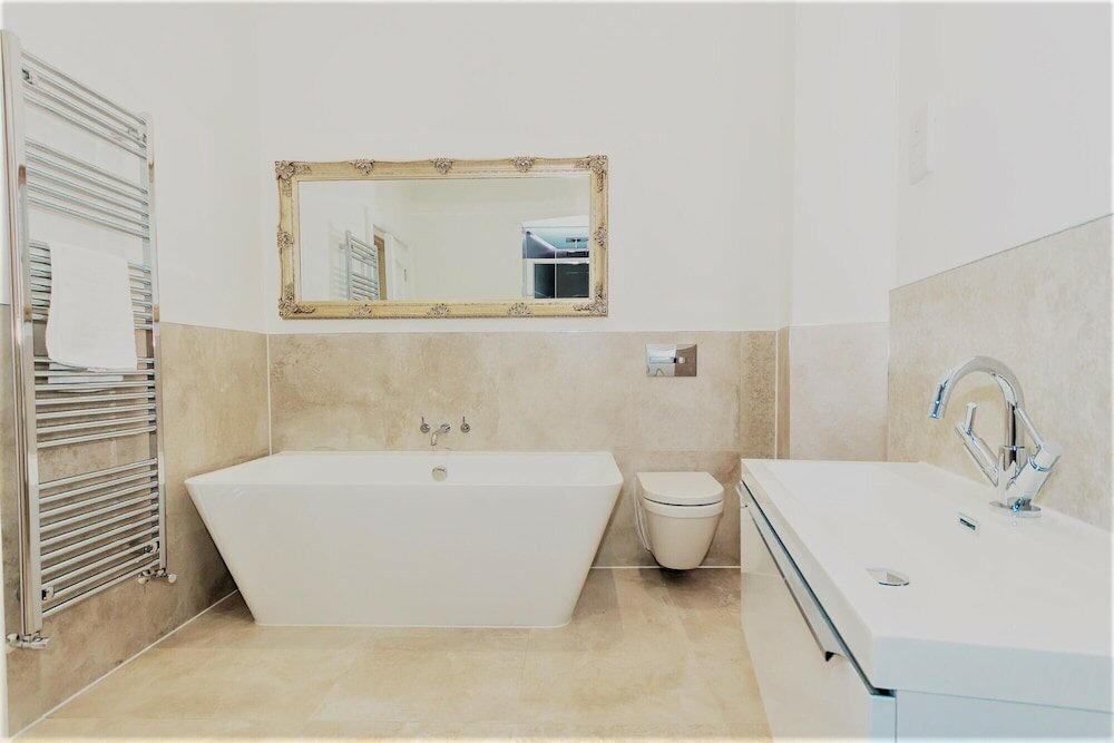 Фото 2 Bed - The Buckingham Suite