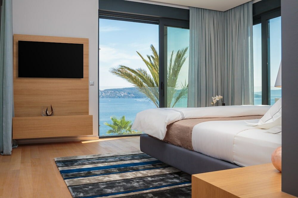 Фото Ultraluxury Villa Elyzeum