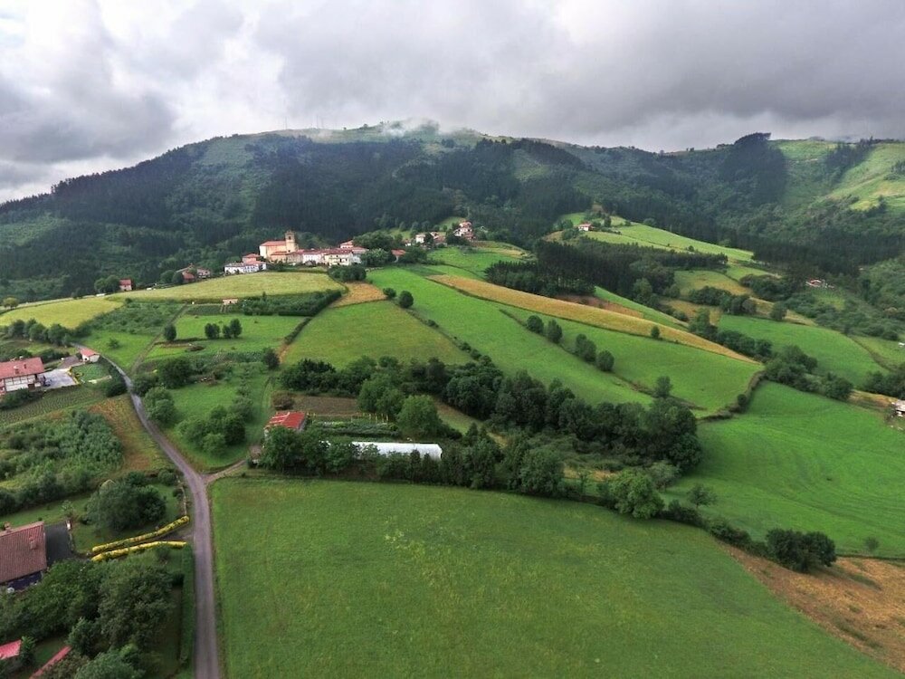 Фото Tolare Berri