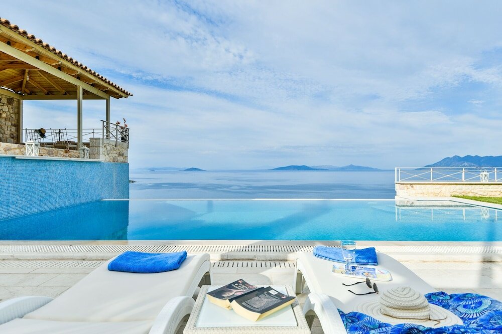 Фото Villa with Striking views over the infinity Pool